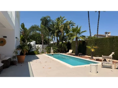 Villa in El Montgó – photo 1