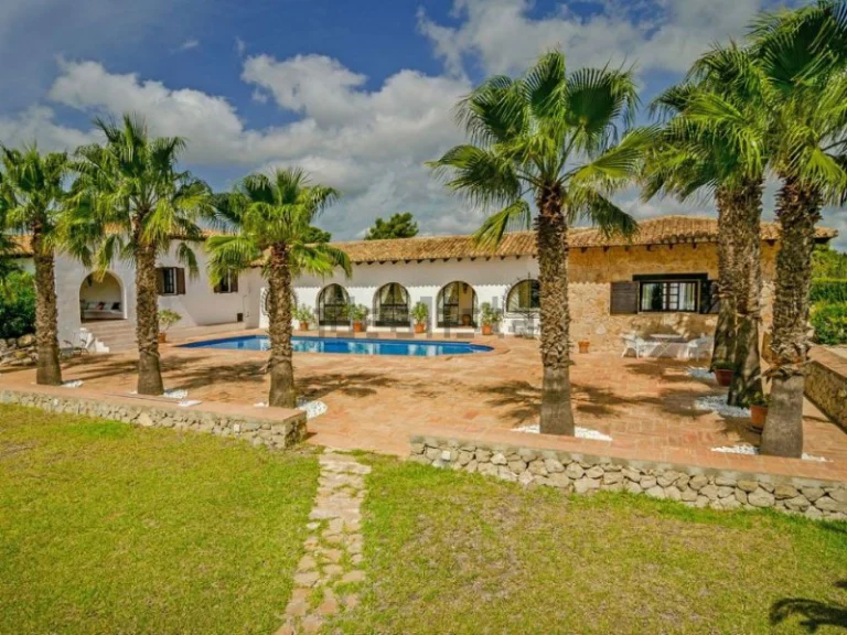 Villa in Cala Advocat – foto 1
