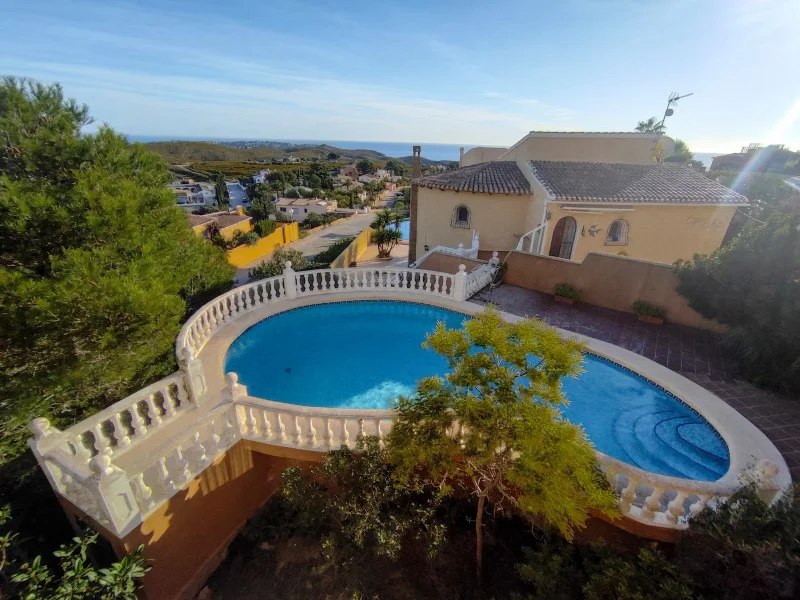 Villa in Cumbre del Sol – photo 1