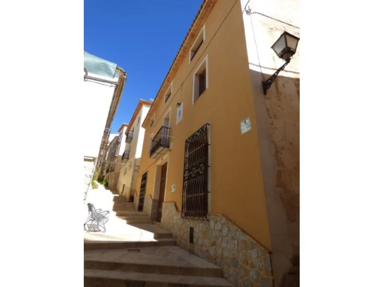 Village house in Sella – photo 1