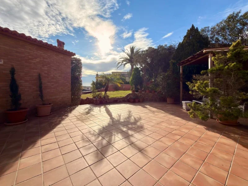 Villa in Cumbre del Sol – photo 20