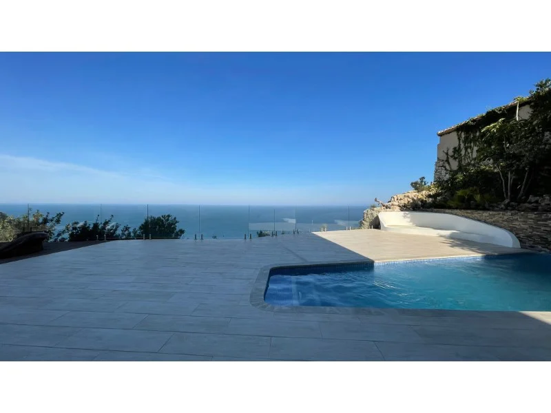 Villa in Portichol – photo 1