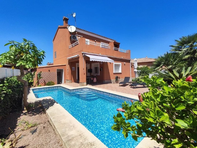 Villa in Dénia – photo 1