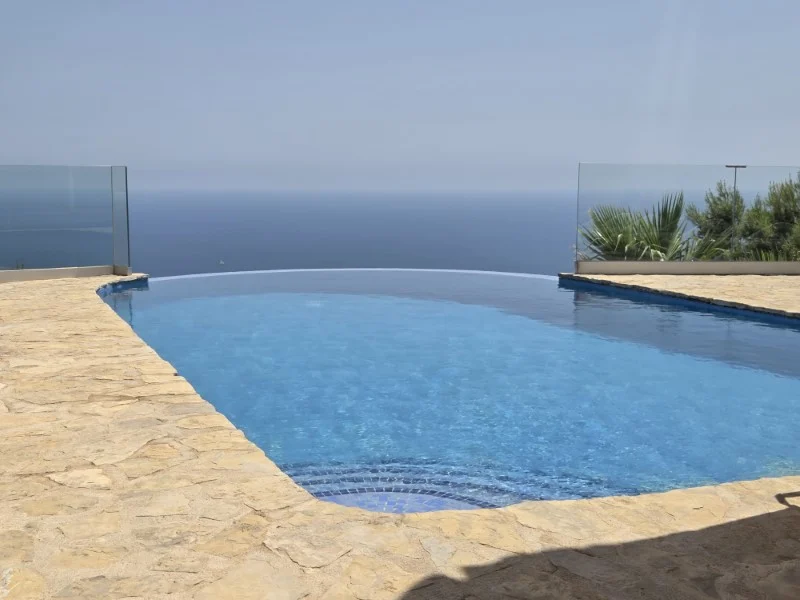 Villa in Cumbre del Sol – photo 1